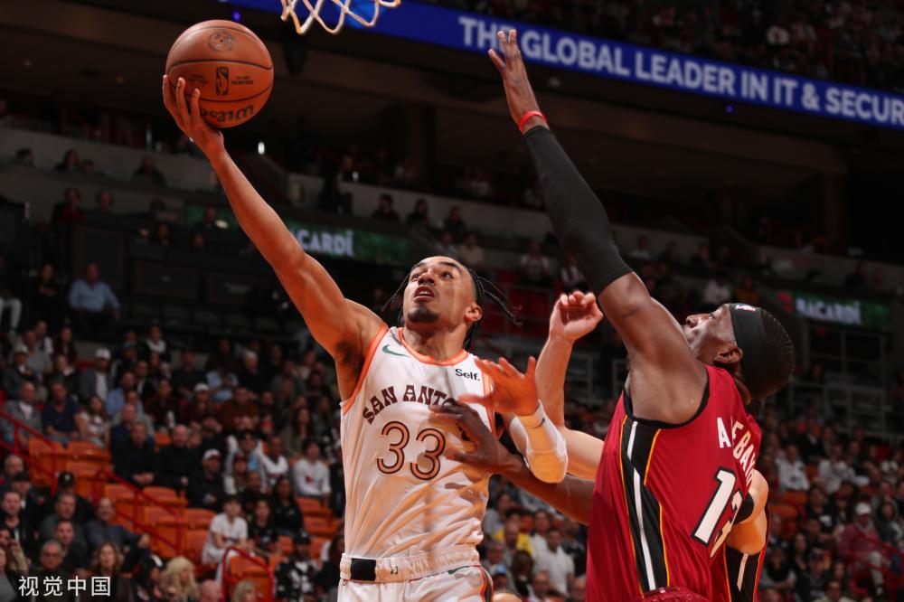 特羅薩德：薩卡球傳我就知道必須跑動.